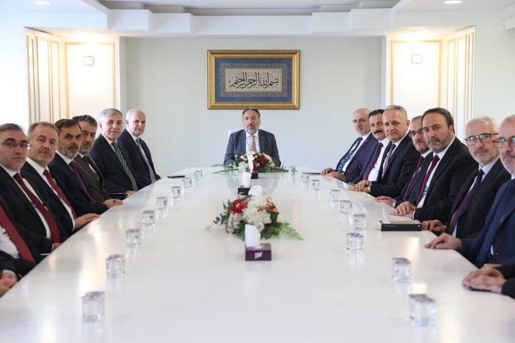 diyanet-isleri-baskani-arpagus-agri-il-muftusu-ilhan-ile-din-hizmetlerini-gorustu-31c2hYj5